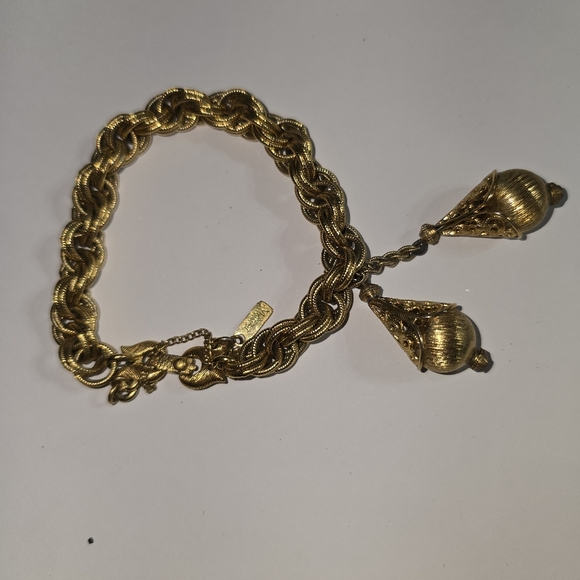 Vintage Gold Bracelet with Tassels - Picture 7 of 8
